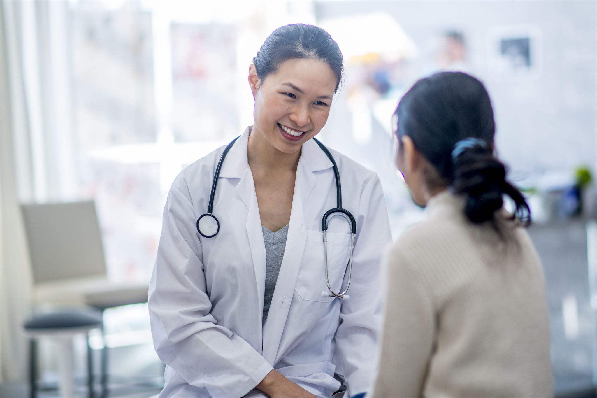 Doctor-with-a-patient